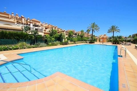Pool view, Swimming pool, sunbed