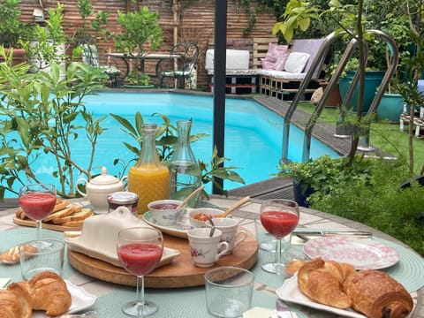 Garden, Swimming pool, Continental breakfast