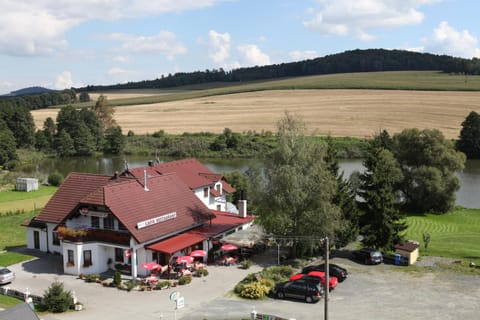 Facade/entrance, Bird's eye view