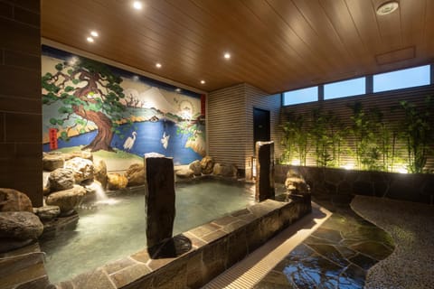 Shower, Hot Tub, Public Bath