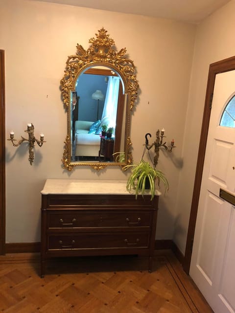 The Sunshine House-Free Parking Bed and Breakfast in Vancouver