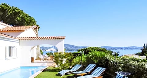 Property building, Sea view, Swimming pool