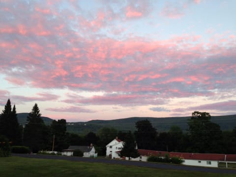 Facade/entrance, View (from property/room), Mountain view