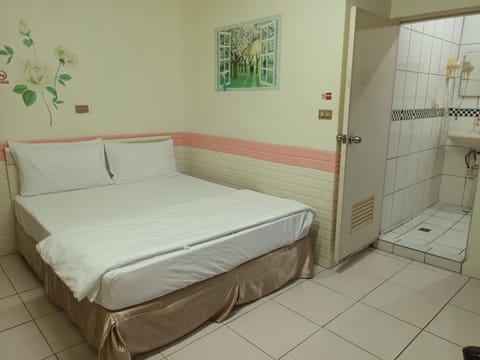 Shower, Bedroom