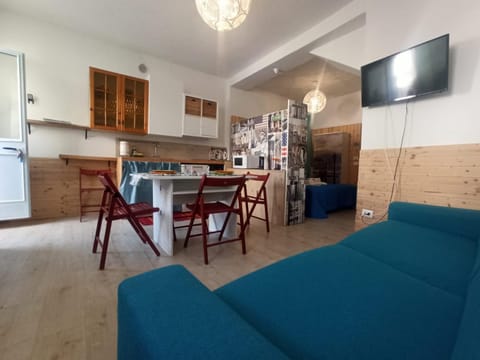 Kitchen or kitchenette, kitchen
