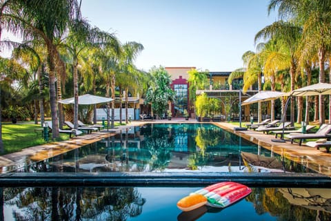 Property building, Swimming pool