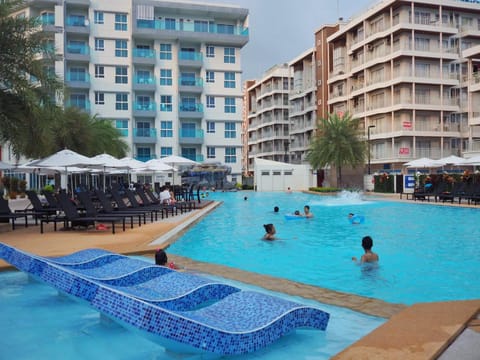 Swimming pool, Swimming pool