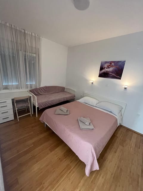Apartman 3M with free parking Apartment in Split