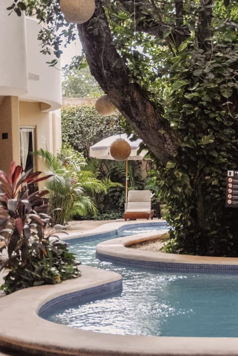 Swimming pool
