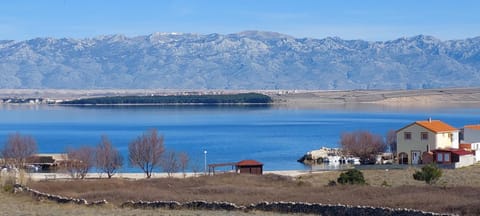 Mountain view, Sea view