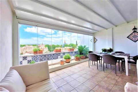 View (from property/room), Balcony/Terrace, Balcony/Terrace, Living room, Seating area, Dining area