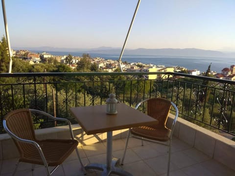 City view, Mountain view, Sea view