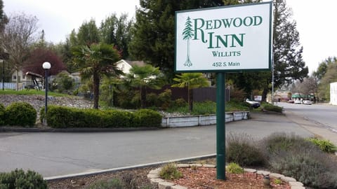 Redwood Inn Willits Motel in Willits