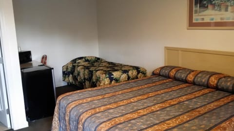 Redwood Inn Willits Motel in Willits