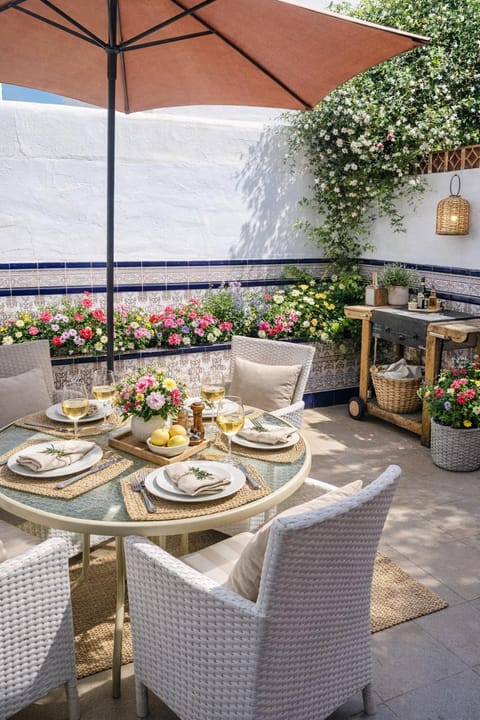 Property building, Patio, Inner courtyard view
