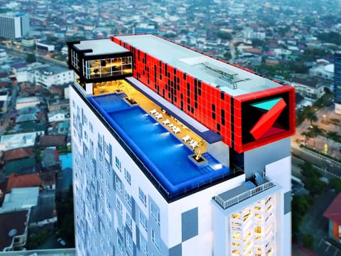 Property building, Day, Bird's eye view, City view, Pool view, Swimming pool