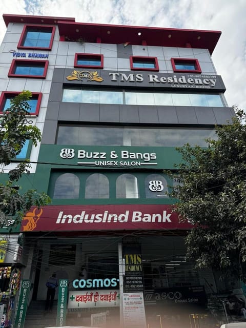 Property building, Facade/entrance