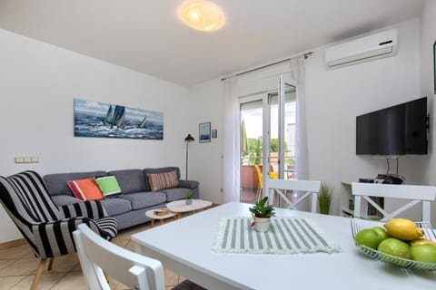 Green House Apartment in Premantura