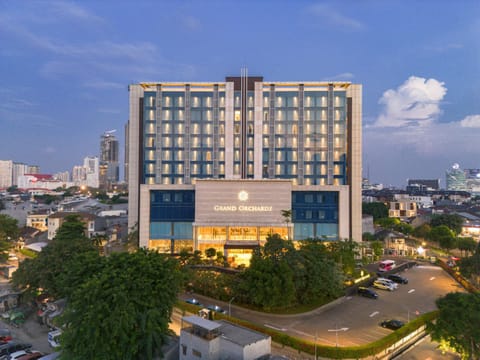 Property building, City view, Parking