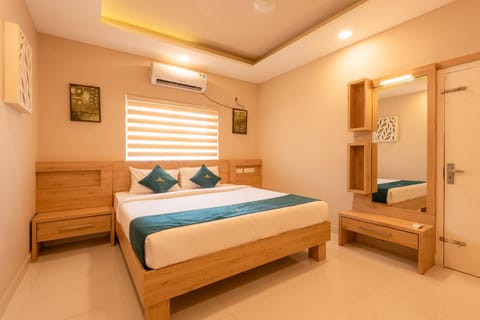 Bedroom, towels, wardrobe, air conditioner