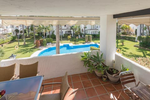 Patio, Day, Summer, Garden, Balcony/Terrace, On site, Garden view, Mountain view, Pool view, Area and facilities, Swimming pool, Swimming pool, cot