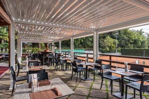 Restaurant/places to eat, Day, View (from property/room)