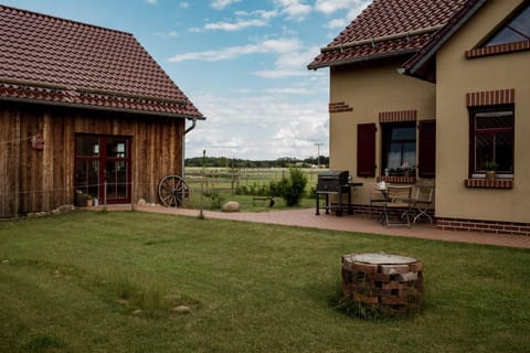 Property building, Patio, BBQ facilities, Garden, Balcony/Terrace