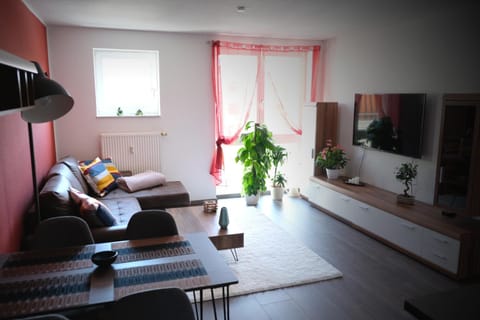 Communal lounge/ TV room, TV and multimedia, Living room, Photo of the whole room, Seating area, Evening entertainment