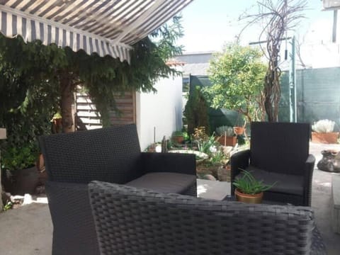 Patio, Garden, Balcony/Terrace