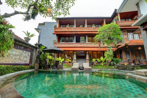 Property building, Swimming pool