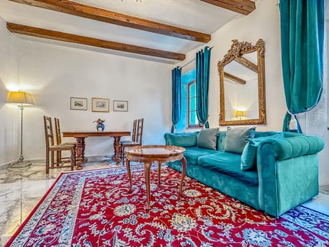 Château du Châtelard | Unique Apartment Apartment in Montreux