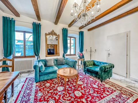 Château du Châtelard | Unique Apartment Apartment in Montreux