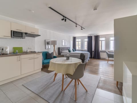 Seating area, Bedroom, kitchen