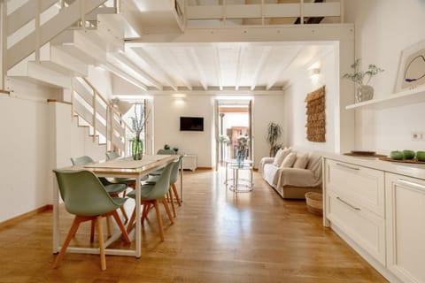 Kitchen or kitchenette, Living room, Dining area