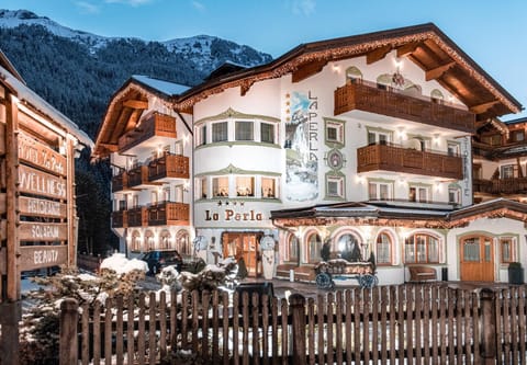 Property building, Natural landscape, Winter