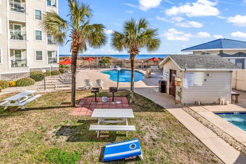 Day, BBQ facilities, Swimming pool, sunbed