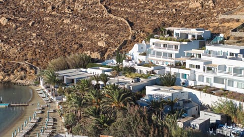 Property building, Day, Natural landscape, Bird's eye view, Beach, Mountain view, Sea view