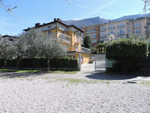 Facade/entrance, Beach, Lake view