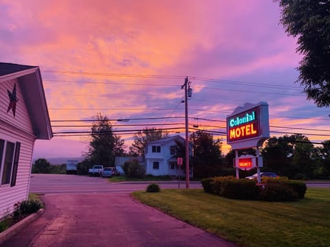 Property logo or sign, Sunset