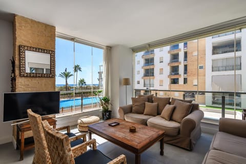 Communal lounge/ TV room, Living room