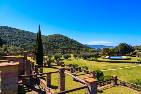 Property building, Natural landscape, Garden view
