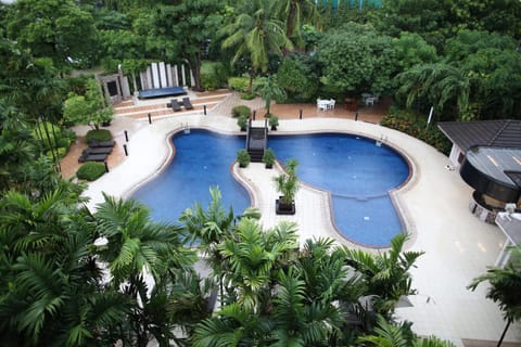 Swimming pool, Swimming pool