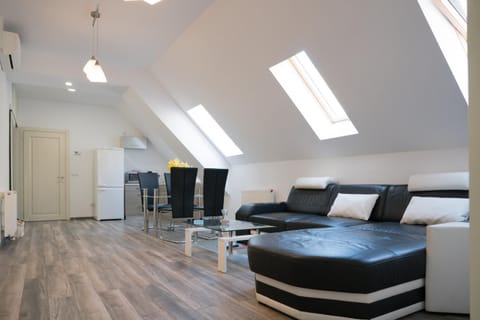 Living room, Dining area, On site