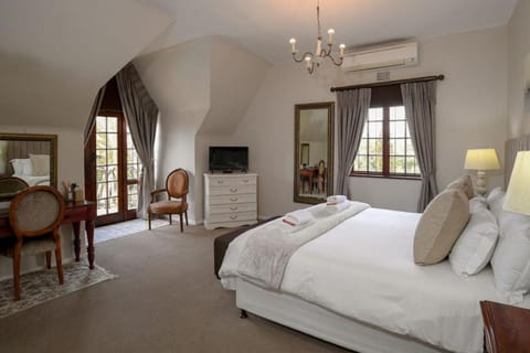 Dark Chocolate Guest House Bed and Breakfast in Cape Town