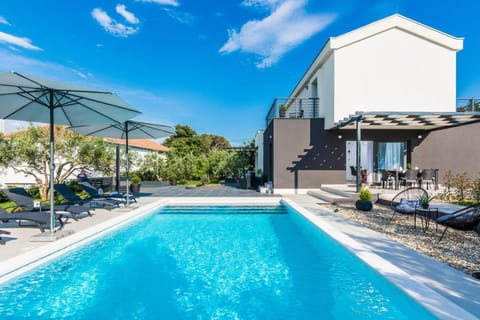 Property building, Swimming pool