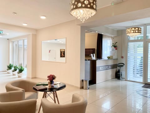 Lobby or reception, Seating area