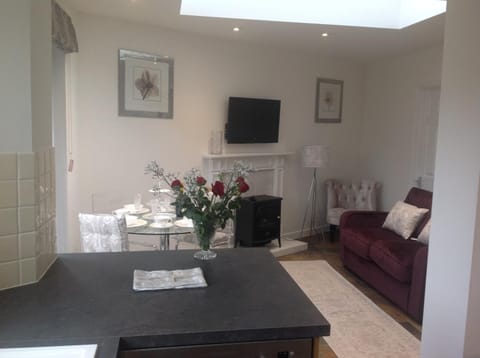 Oakleigh 1 bed ground floor garden view apartment FREE ONSITE PARKING Apartment in Stratford-upon-Avon
