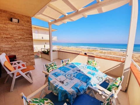 Natural landscape, View (from property/room), Balcony/Terrace, Balcony/Terrace, Beach, Sea view