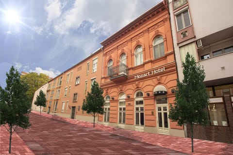 Property building, View (from property/room)