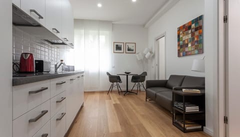 Kitchen or kitchenette, Living room